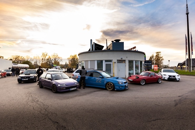 Radošajā Tallinas ielas kvartālā sezonu noslēdz Latvijā skaistāko japāņu automašīnu īpašnieki. Foto: jdm.lv Radošajā Tallinas ielas kvartālā sezonu noslēdz Latvijā skaistāko japāņu automašīnu īpašnieki. Foto: jdm.lv 326711
