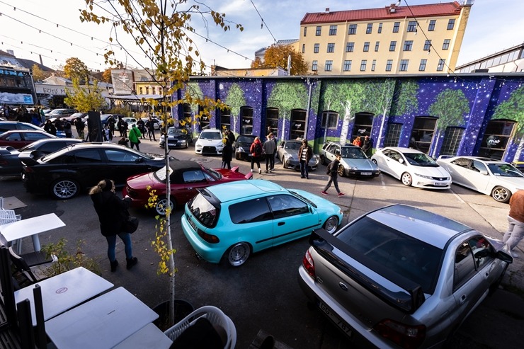 Radošajā Tallinas ielas kvartālā sezonu noslēdz Latvijā skaistāko japāņu automašīnu īpašnieki. Foto: jdm.lv Radošajā Tallinas ielas kvartālā sezonu noslēdz Latvijā skaistāko japāņu automašīnu īpašnieki. Foto: jdm.lv 326713
