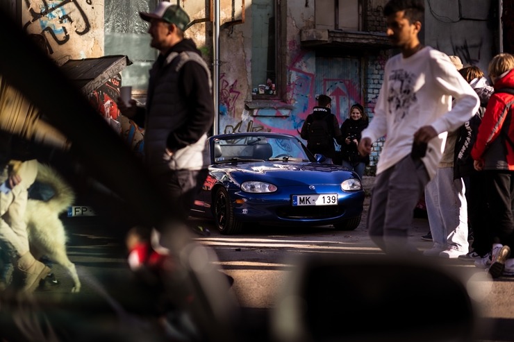 Radošajā Tallinas ielas  kvartālā sezonu noslēdz Latvijā skaistāko japāņu automašīnu īpašnieki. Foto: jdm.lv 326721