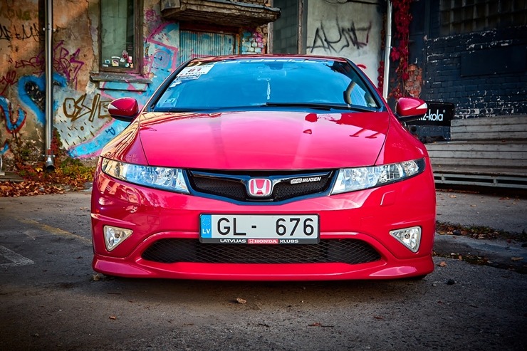 Radošajā Tallinas ielas  kvartālā sezonu noslēdz Latvijā skaistāko japāņu automašīnu īpašnieki. Foto: jdm.lv 326687