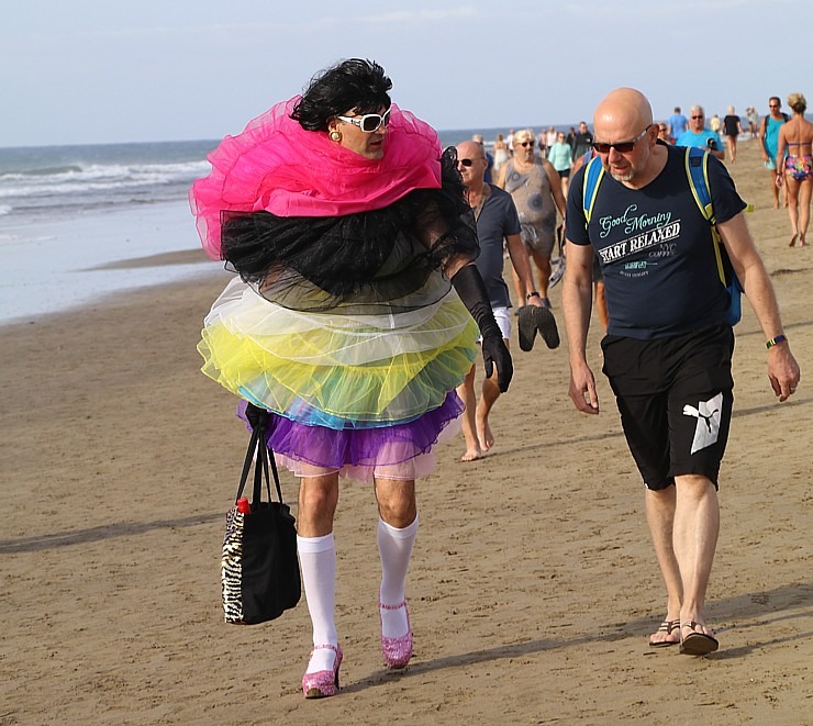 Maspalomas kāpas līdz 20 metru augstumam Grankanāriju salā rada tuksneša sajūtu. Sadarbībā ar Tez Tour Latvia un airBaltic Maspalomas kāpas līdz 20 metru augstumam Grankanāriju salā rada tuksneša sajūtu. Sadarbībā ar Tez Tour Latvia un airBaltic 327724