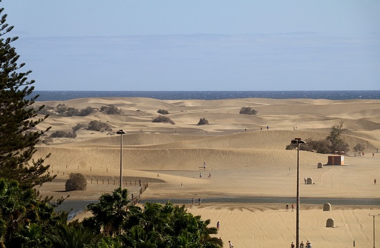Grankanāriju Maspalomas kāpas ir populāras nūdistu un dabas aizstāvju vidū. Sadarbībā ar Tez Tour Latvia un airBaltic Grankanāriju Maspalomas kāpas ir populāras nūdistu un dabas aizstāvju vidū. Sadarbībā ar Tez Tour Latvia un airBaltic 327783