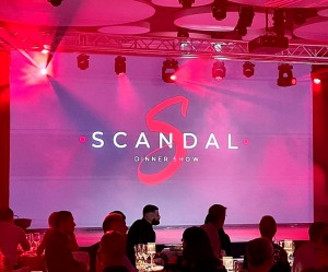 Apmeklējam Tenerifes viesnīcas «Gf Victoria Hotel» erotisku izklaides programmu «Scandal Dinner Show». Sadarbībā ar Tez Tour un airBaltic 5