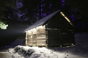 Latvijas Etnogrāfiskajā brīvdabas muzejā atklāts muzikāls «Ziemas gaismas dārzs» 14