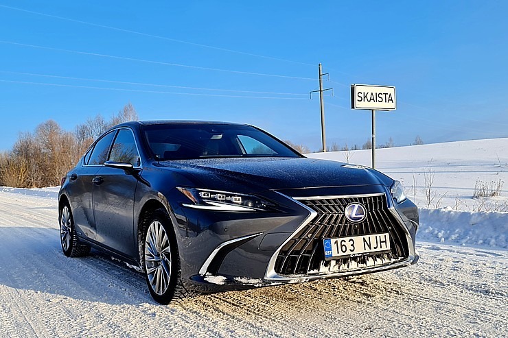 Travelnews.lv redakcija 2022.gadā ceļoja ar 17 dažādiem spēkratiem: Lexus ES 300h 330442