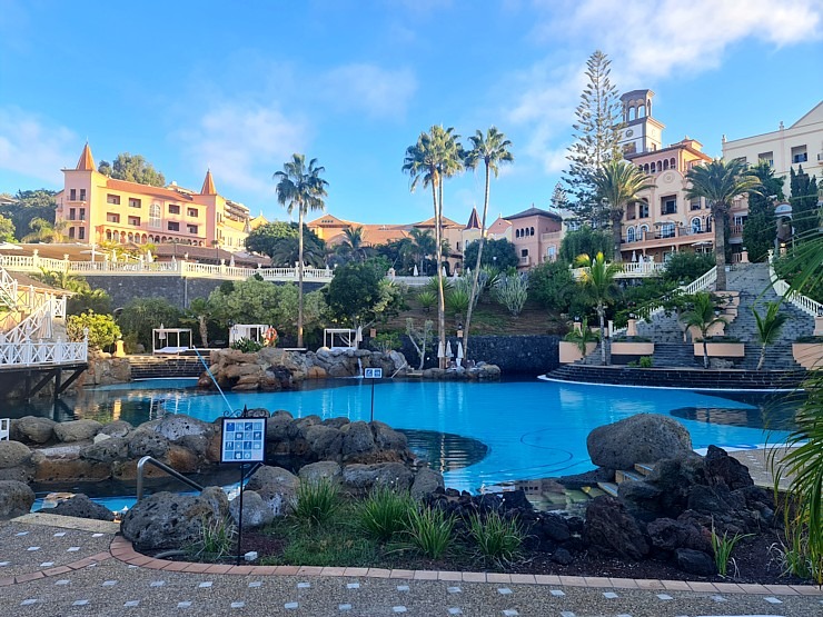 Travelnews.lv iepazīst Tenerifes leģendāro viesnīcu «Gran Hotel Bahía del Duque Resort». Sadarbībā ar Tez Tour un airBaltic 331813