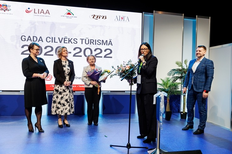 Ķīpsalas tūrisma izstādē «Balttour 2023» tiek sveikti «Gada cilvēks tūrismā 2022-2023» laureāti - Jānis Jenzis, Astrīda Trupovniece un Vadim Muhins. F Ķīpsalas tūrisma izstādē «Balttour 2023» tiek sveikti «Gada cilvēks tūrismā 2022-2023» laureāti - Jānis Jenzis, Astrīda Trupovniece un Vadim Muhins. F 332292