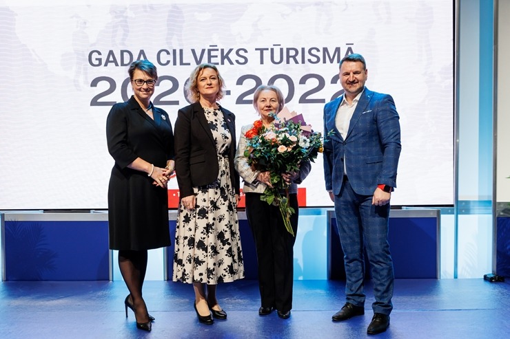 Ķīpsalas tūrisma izstādē «Balttour 2023» tiek sveikti «Gada cilvēks tūrismā 2022-2023» laureāti - Jānis Jenzis, Astrīda Trupovniece un Vadim Muhins. F Ķīpsalas tūrisma izstādē «Balttour 2023» tiek sveikti «Gada cilvēks tūrismā 2022-2023» laureāti - Jānis Jenzis, Astrīda Trupovniece un Vadim Muhins. F 332293