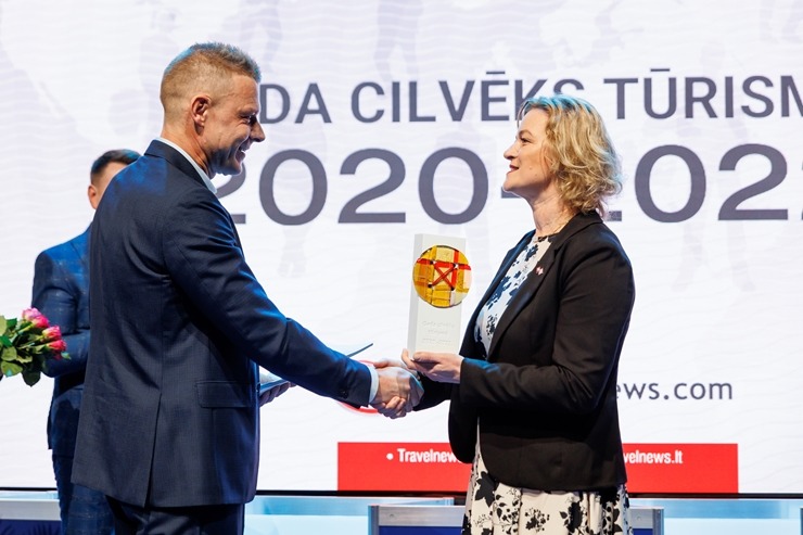 Ķīpsalas tūrisma izstādē «Balttour 2023» tiek sveikti «Gada cilvēks tūrismā 2022-2023» laureāti - Jānis Jenzis, Astrīda Trupovniece un Vadim Muhins. F Ķīpsalas tūrisma izstādē «Balttour 2023» tiek sveikti «Gada cilvēks tūrismā 2022-2023» laureāti - Jānis Jenzis, Astrīda Trupovniece un Vadim Muhins. F 332295