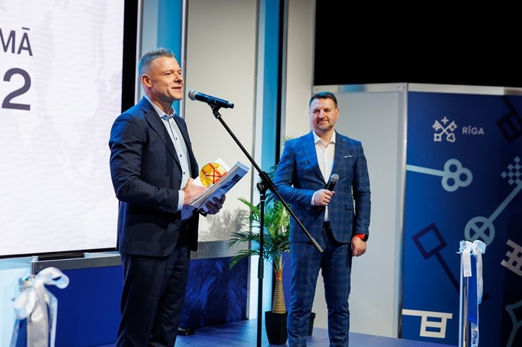 Ķīpsalas tūrisma izstādē «Balttour 2023» tiek sveikti «Gada cilvēks tūrismā 2022-2023» laureāti - Jānis Jenzis, Astrīda Trupovniece un Vadim Muhins. F Ķīpsalas tūrisma izstādē «Balttour 2023» tiek sveikti «Gada cilvēks tūrismā 2022-2023» laureāti - Jānis Jenzis, Astrīda Trupovniece un Vadim Muhins. F 332298