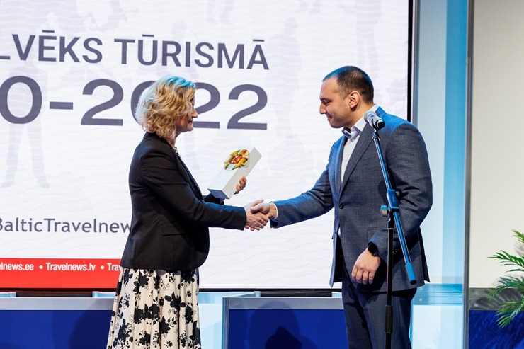 Ķīpsalas tūrisma izstādē «Balttour 2023» tiek sveikti «Gada cilvēks tūrismā 2022-2023» laureāti - Jānis Jenzis, Astrīda Trupovniece un Vadim Muhins. F Ķīpsalas tūrisma izstādē «Balttour 2023» tiek sveikti «Gada cilvēks tūrismā 2022-2023» laureāti - Jānis Jenzis, Astrīda Trupovniece un Vadim Muhins. F 332283