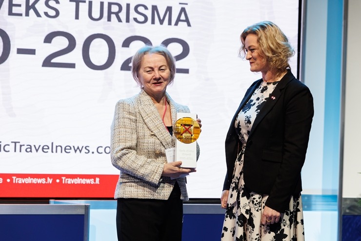 Ķīpsalas tūrisma izstādē «Balttour 2023» tiek sveikti «Gada cilvēks tūrismā 2022-2023» laureāti - Jānis Jenzis, Astrīda Trupovniece un Vadim Muhins. F Ķīpsalas tūrisma izstādē «Balttour 2023» tiek sveikti «Gada cilvēks tūrismā 2022-2023» laureāti - Jānis Jenzis, Astrīda Trupovniece un Vadim Muhins. F 332288