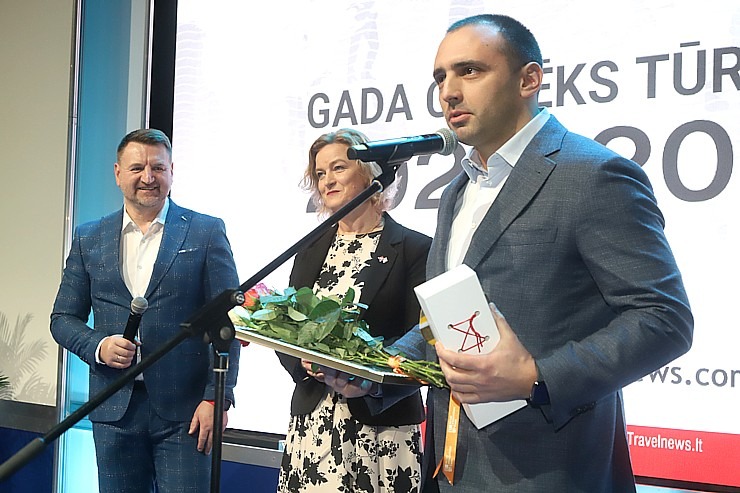 «Gada cilvēks tūrismā 2020-2022» laureāti tiek sveikti tūrisma izstādē «Balttour 2023». Foto: Rojs Maizītis «Gada cilvēks tūrismā 2020-2022» laureāti tiek sveikti tūrisma izstādē «Balttour 2023». Foto: Rojs Maizītis 332313