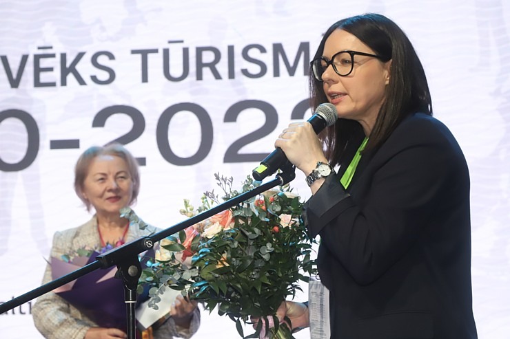 «Gada cilvēks tūrismā 2020-2022» laureāti tiek sveikti tūrisma izstādē «Balttour 2023». Foto: Rojs Maizītis «Gada cilvēks tūrismā 2020-2022» laureāti tiek sveikti tūrisma izstādē «Balttour 2023». Foto: Rojs Maizītis 332324