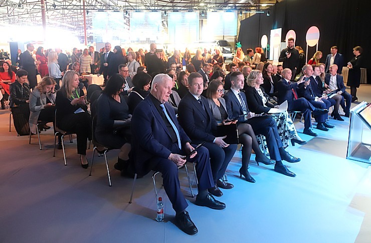 «Gada cilvēks tūrismā 2020-2022» laureāti tiek sveikti tūrisma izstādē «Balttour 2023». Foto: Rojs Maizītis 332305
