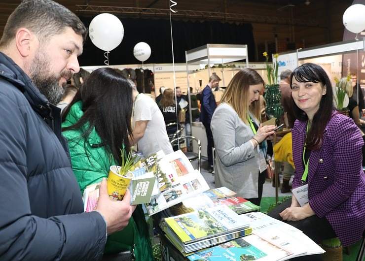 Tūrisma profesionāļi konsultāciju un pārdošanas procesā tūrisma izstādē «Balttour 2023» 332618