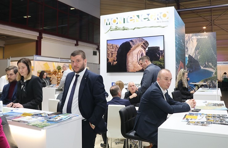 Tūrisma profesionāļi konsultāciju un pārdošanas procesā tūrisma izstādē «Balttour 2023» 332668