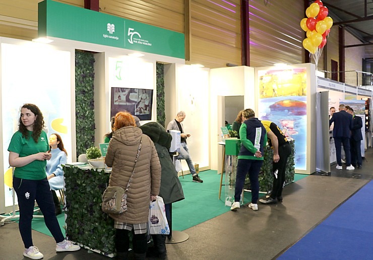 Tūrisma profesionāļi konsultāciju un pārdošanas procesā tūrisma izstādē «Balttour 2023» 332672