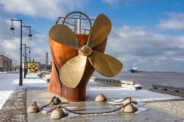 Skati uz Ventspils ostu un promenādi no vecajām Jūras darbnīcām. Foto: Oskars Jūra 333230