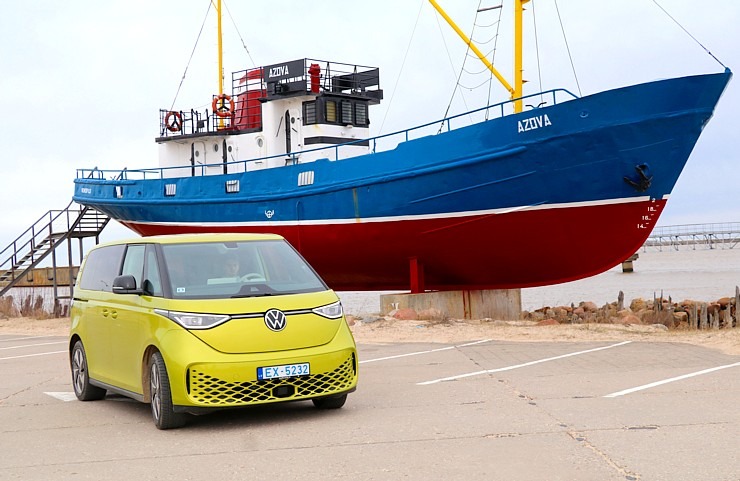 Travelnews.lv ar jauno un elektrisko «VW ID.Buzz Pro» apceļo Ventspili un Rīgu 334029