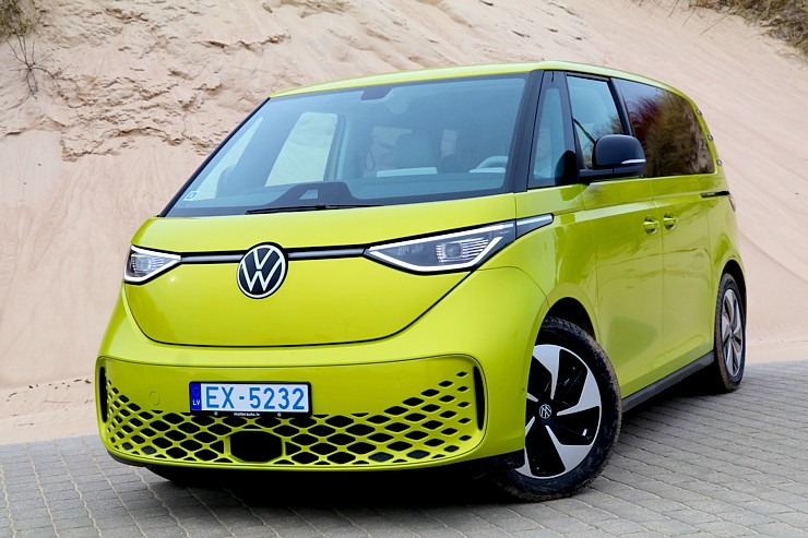 Travelnews.lv ar jauno un elektrisko «VW ID.Buzz Pro» apceļo Ventspili un Rīgu 334025