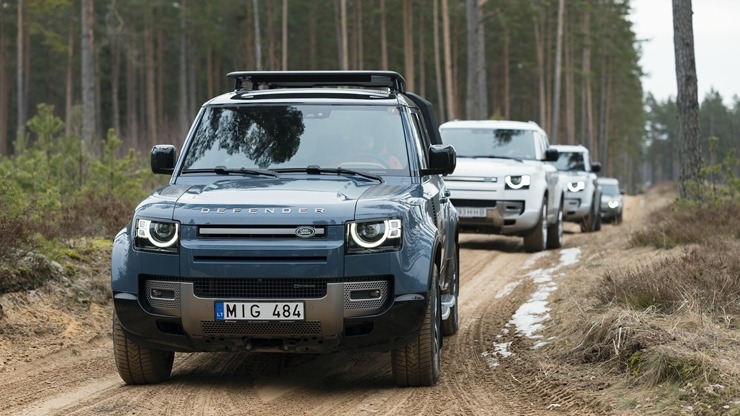 Svinot Land Rover un Defender 75. gadskārtu, zīmola fani dodas piedzīvojumu braucienā uz Vidzemi. Foto: Velocita.lv 334521