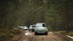 Svinot Land Rover un Defender 75. gadskārtu, zīmola fani dodas piedzīvojumu braucienā uz Vidzemi. Foto: Velocita.lv 17