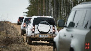 Svinot Land Rover un Defender 75. gadskārtu, zīmola fani dodas piedzīvojumu braucienā uz Vidzemi. Foto: Velocita.lv 2