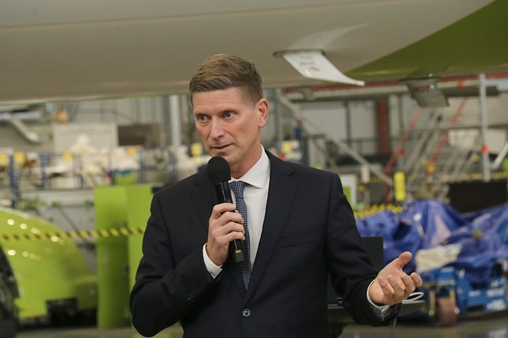 «airBaltic» rīko medijiem atvērto durvju dienu un iepazīstina ar lidmašīnu apkopes angāru 334603