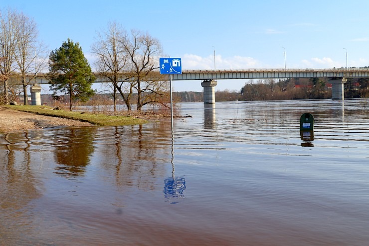 Daugava Latgalē ar palu ūdeņiem appludina Krāslavu, Daugavpili, Līvānus un... 334719