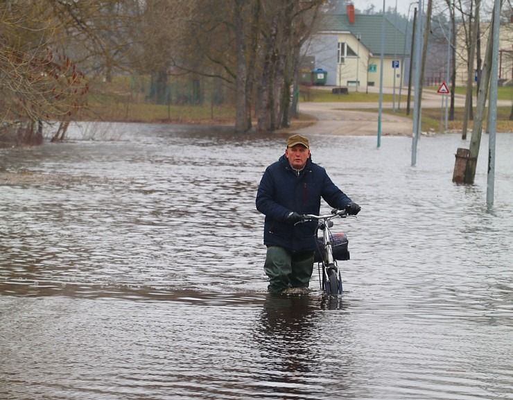 Daugava Latgalē ar palu ūdeņiem appludina Krāslavu, Daugavpili, Līvānus un... 334738