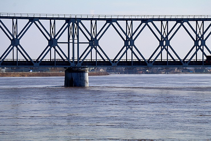 Daugava Latgalē ar palu ūdeņiem appludina Krāslavu, Daugavpili, Līvānus un... 334716