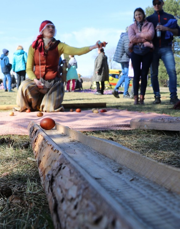 Daudzi rīdzinieki pavada jautras un pavasarīgas Lieldienas Latvijas Etnogrāfiskajā brīvdabas muzejā 334863