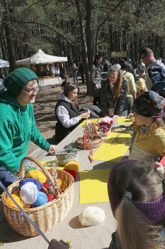 Daudzi rīdzinieki pavada jautras un pavasarīgas Lieldienas Latvijas Etnogrāfiskajā brīvdabas muzejā 25