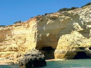 Travelnews.lv ar katamarānu iepazīst Portgāles Atlantijas piekrasti. Foto: Indra Mackeviča 3