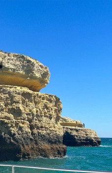 Travelnews.lv ar katamarānu iepazīst Portgāles Atlantijas piekrasti. Foto: Indra Mackeviča 8