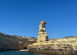 Travelnews.lv ar katamarānu iepazīst Portgāles Atlantijas piekrasti. Foto: Indra Mackeviča 9