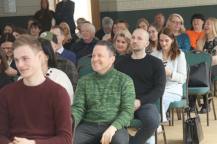 Kurzemes tūrisma konfrence «Bez rāmjiem» pulcē profesionāļus Talsos 335584