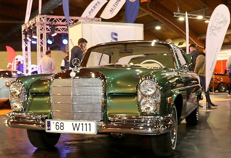 Ķīpsalā uz auto izstādi  pulcējas jaunu, retro, luksus, sporta un tūninga spēkratu cienītāji 335700