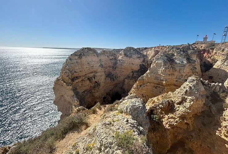 Travelnews.lv apmeklē burvīgās Lagušas klintis Portugālē. Foto: Indra Mackeviča 335959