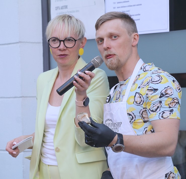 Restorāns «Buržujs» Berga bazārā organizē Baltijas lielāko Austeru festivālu, apēdot 11 000 austeru 336314