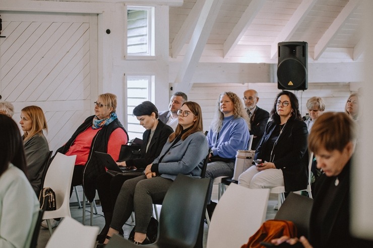 Lūznavas muižā pulcējas Latgales tūrisma profesionāļi uz semināru «Esi i dori». Foto: Dagnija Bernāne Lūznavas muižā pulcējas Latgales tūrisma profesionāļi uz semināru «Esi i dori». Foto: Dagnija Bernāne 337346