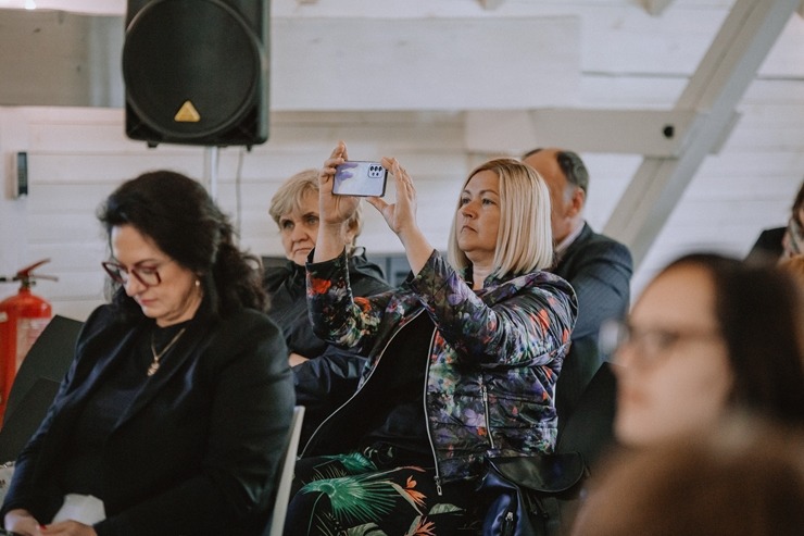 Lūznavas muižā pulcējas Latgales tūrisma profesionāļi uz semināru «Esi i dori». Foto: Dagnija Bernāne Lūznavas muižā pulcējas Latgales tūrisma profesionāļi uz semināru «Esi i dori». Foto: Dagnija Bernāne 337354