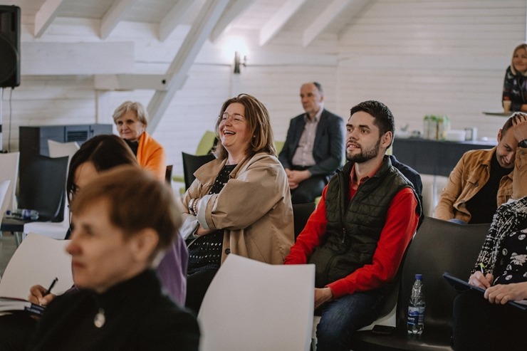 Lūznavas muižā pulcējas Latgales tūrisma profesionāļi uz semināru «Esi i dori». Foto: Dagnija Bernāne Lūznavas muižā pulcējas Latgales tūrisma profesionāļi uz semināru «Esi i dori». Foto: Dagnija Bernāne 337377