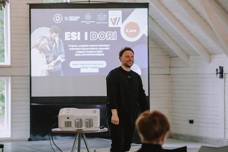 Lūznavas muižā pulcējas Latgales tūrisma profesionāļi uz semināru «Esi i dori». Foto: Dagnija Bernāne Lūznavas muižā pulcējas Latgales tūrisma profesionāļi uz semināru «Esi i dori». Foto: Dagnija Bernāne 337379