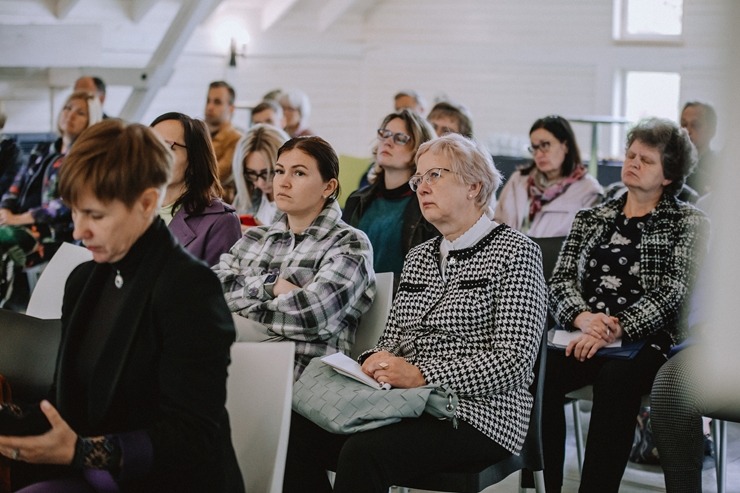 Lūznavas muižā pulcējas Latgales tūrisma profesionāļi uz semināru «Esi i dori». Foto: Dagnija Bernāne Lūznavas muižā pulcējas Latgales tūrisma profesionāļi uz semināru «Esi i dori». Foto: Dagnija Bernāne 337343