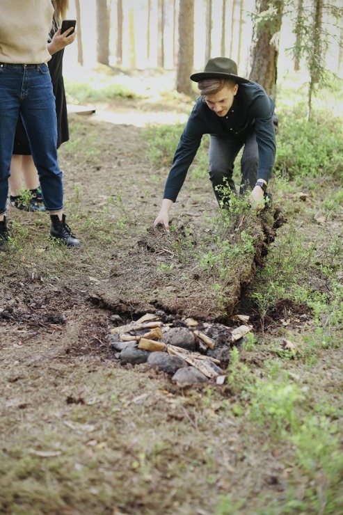 Nepieradinātās Naktsmītnes atklāj projekta “DABAS GALERIJA” jauno sezonu ar īpašu programmu grupām. Foto: Jānis Vīksna, Alens Opoļskis Nepieradinātās Naktsmītnes atklāj projekta “DABAS GALERIJA” jauno sezonu ar īpašu programmu grupām. Foto: Jānis Vīksna, Alens Opoļskis 337492