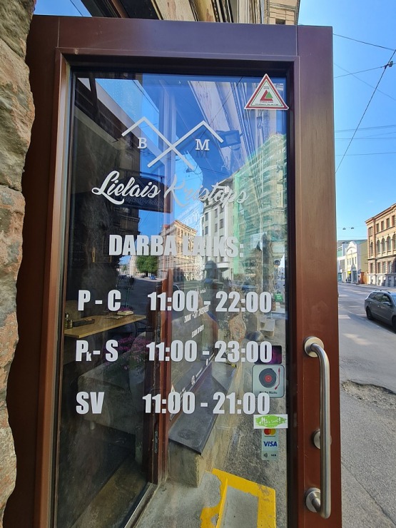 Travelnews.lv iepazīst «Burgeru māja Lielais Kristaps» ēdienkarti uz Matīsa ielas Rīgā 337708