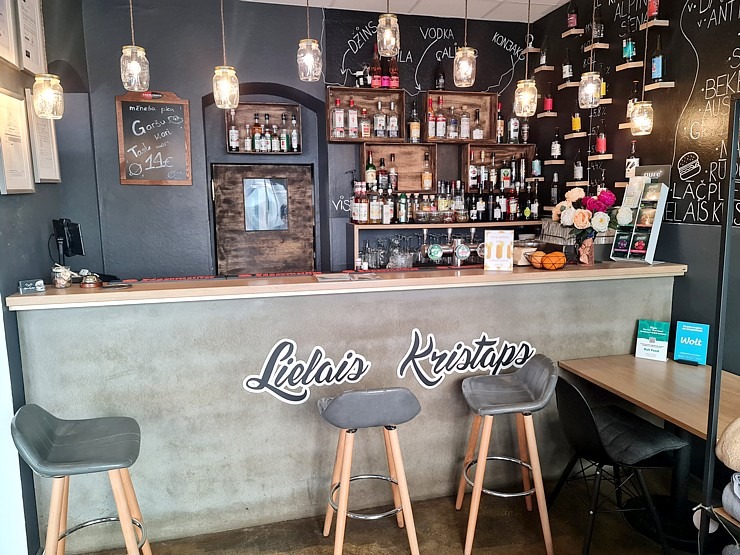 Travelnews.lv iepazīst «Burgeru māja Lielais Kristaps» ēdienkarti uz Matīsa ielas Rīgā 337709
