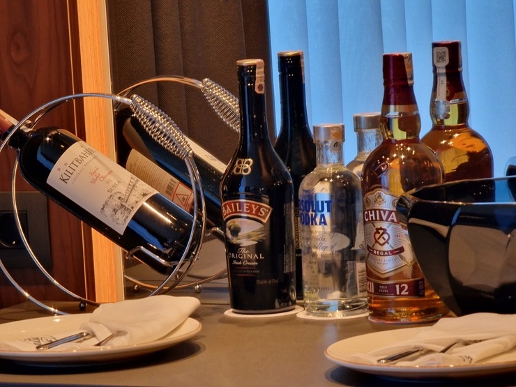 Latvijas ceļojumu konsultanti kopā ar «Anex Tour Latvia» skata Turcijas viesnīcu «Rixos Sungate» Latvijas ceļojumu konsultanti kopā ar «Anex Tour Latvia» skata Turcijas viesnīcu «Rixos Sungate» 338071